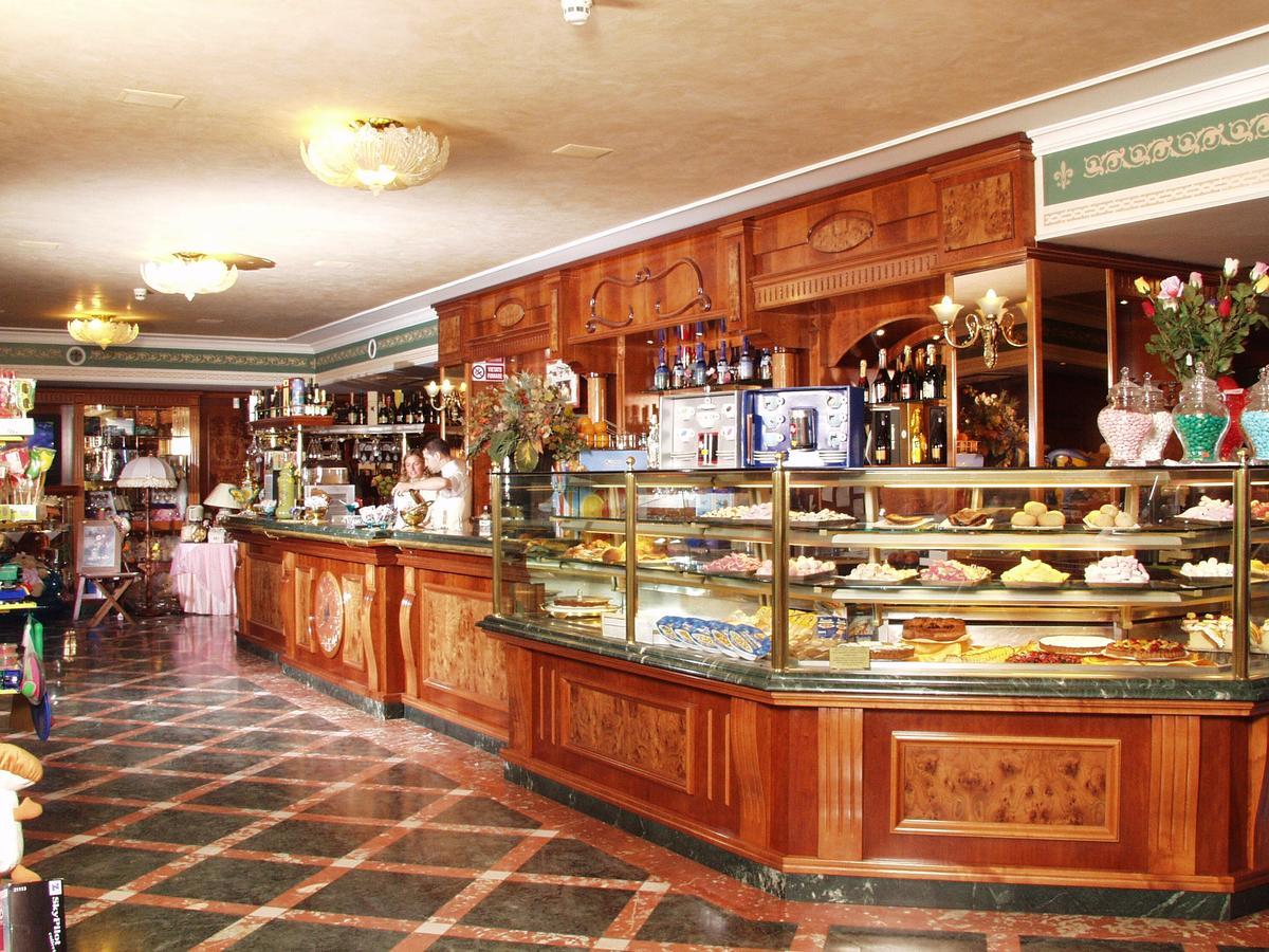 Al Boschetto Hotel Castel Volturno Bagian luar foto