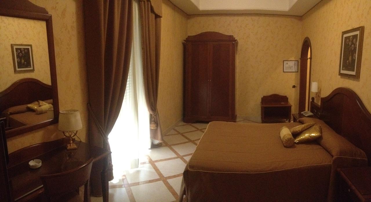 Al Boschetto Hotel Castel Volturno Bagian luar foto