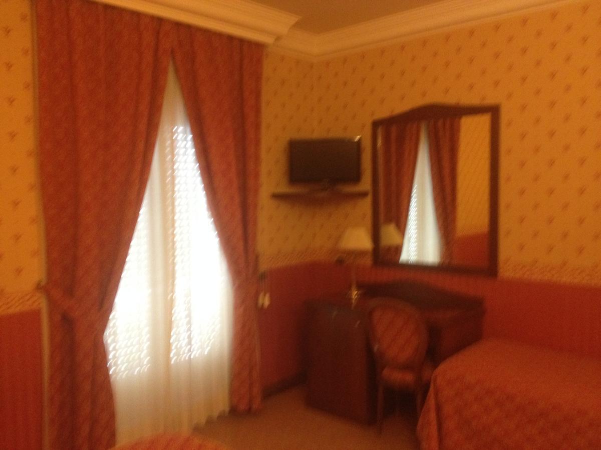 Al Boschetto Hotel Castel Volturno Bagian luar foto