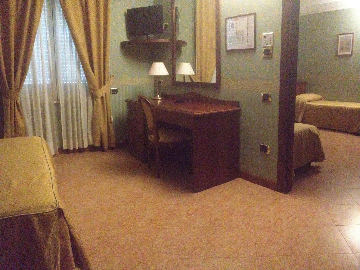 Al Boschetto Hotel Castel Volturno Bagian luar foto